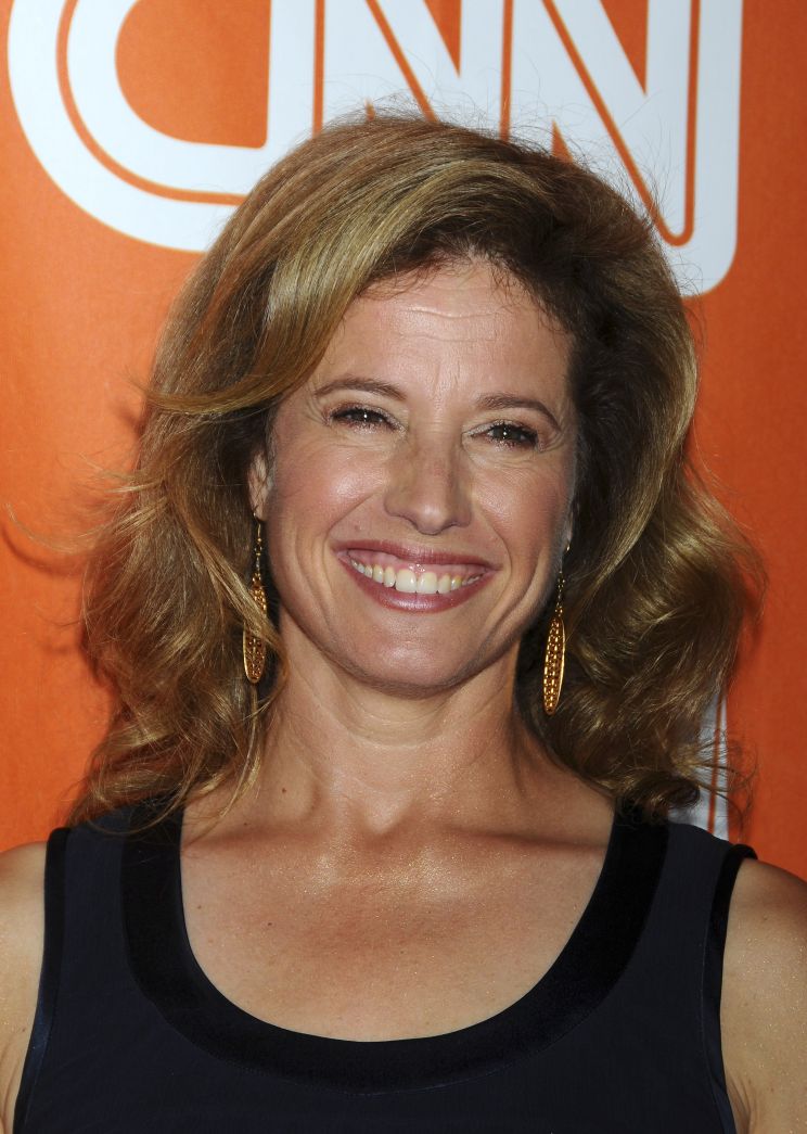 Nancy Travis