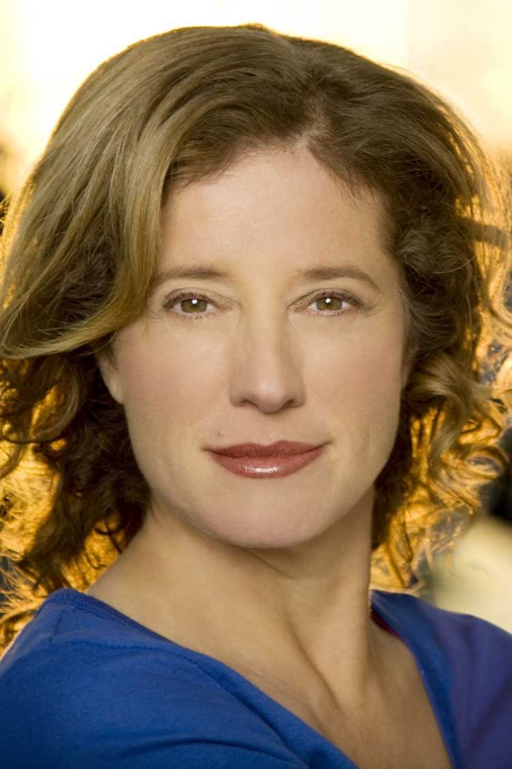 Nancy Travis