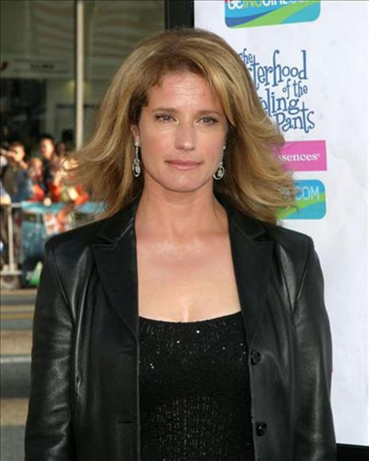 Nancy Travis