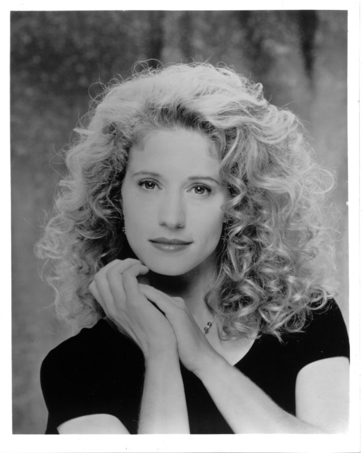 Nancy Travis