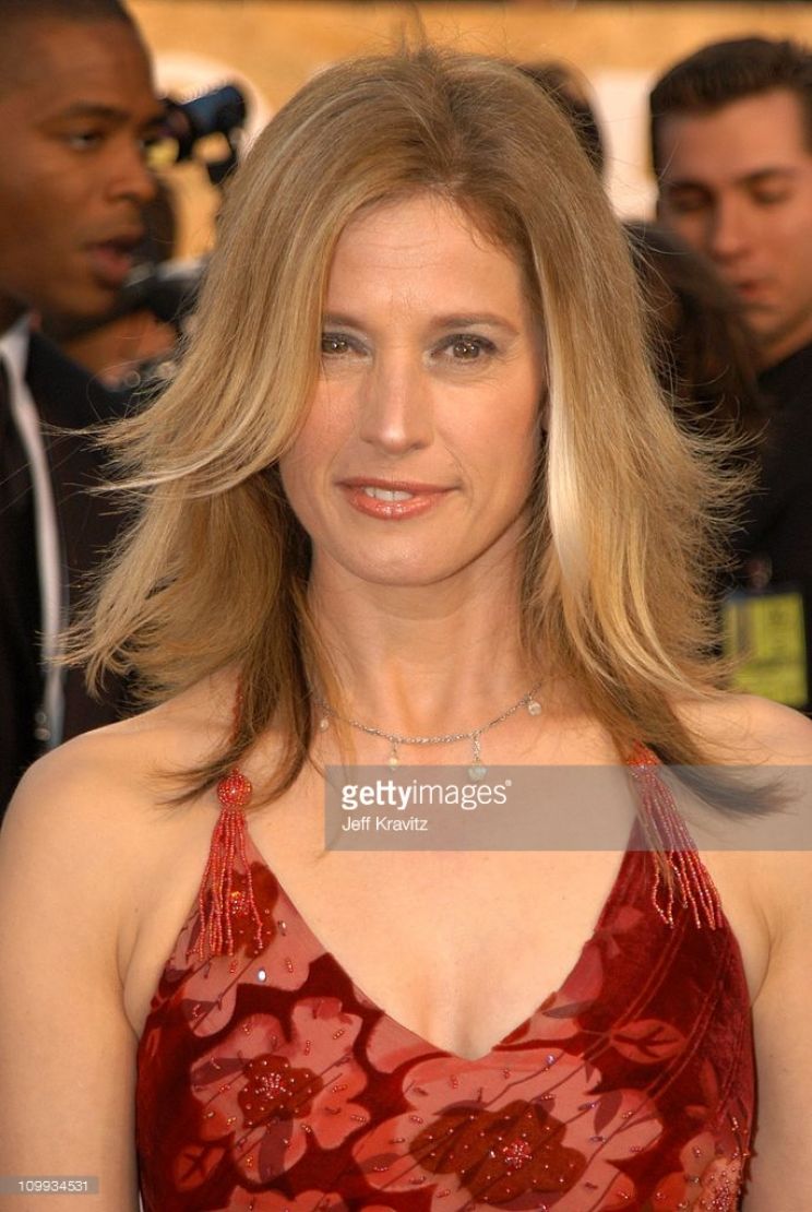 Nancy Travis