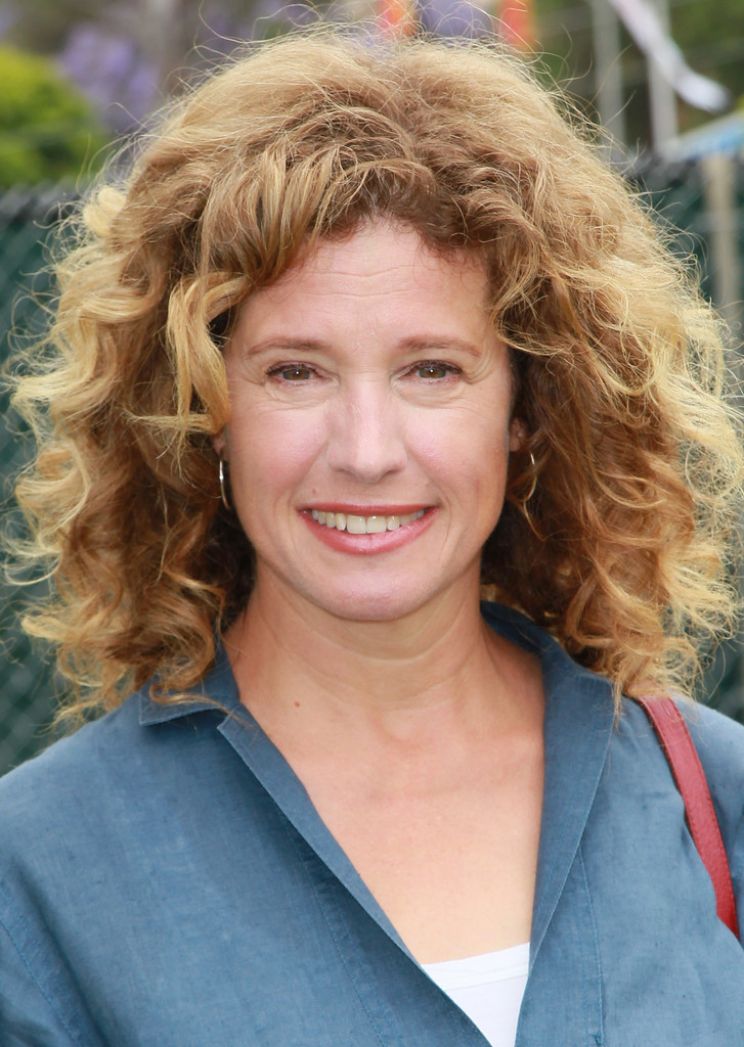 Nancy Travis