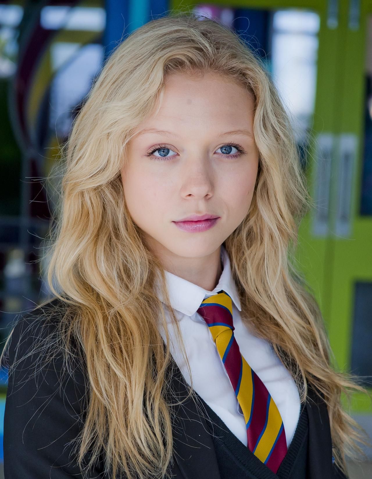 Pictures of Naomi Battrick
