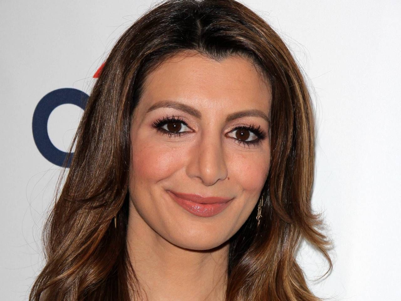 Nasim Pedrad. 