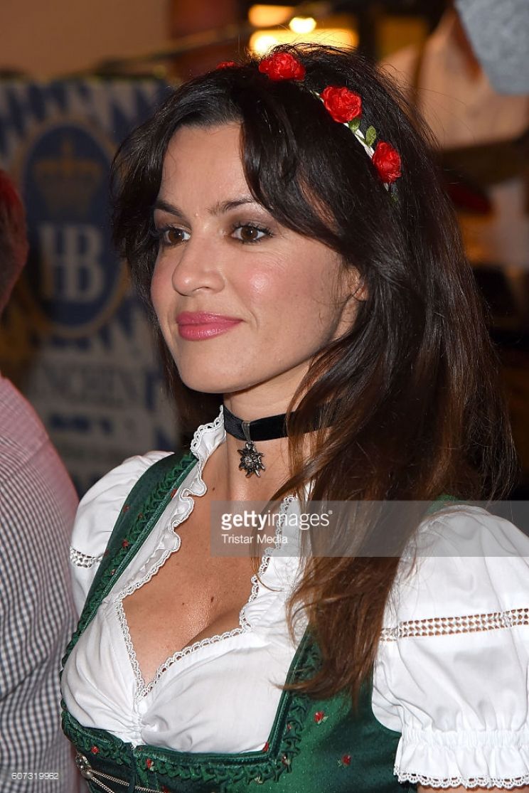 Natalia Avelon