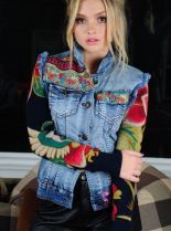 Natalie Alyn Lind photo