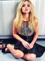 Natalie Alyn Lind photo