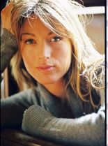 Natalie Zea photo