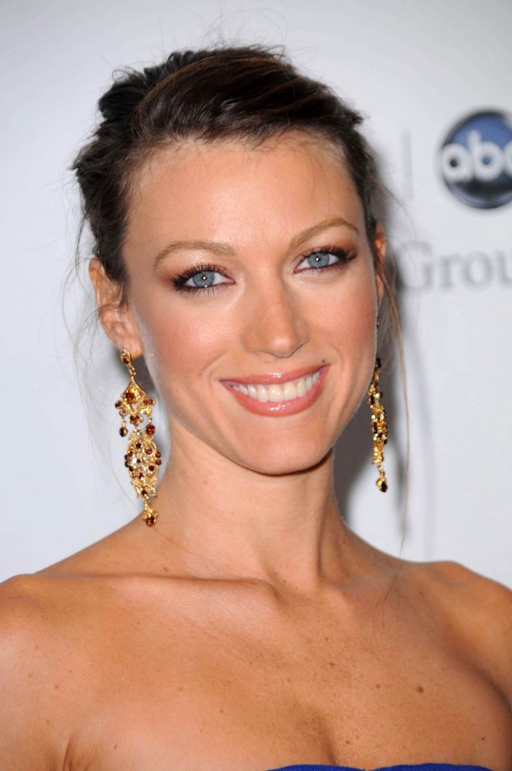 Natalie Zea