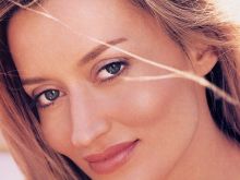 Natascha McElhone