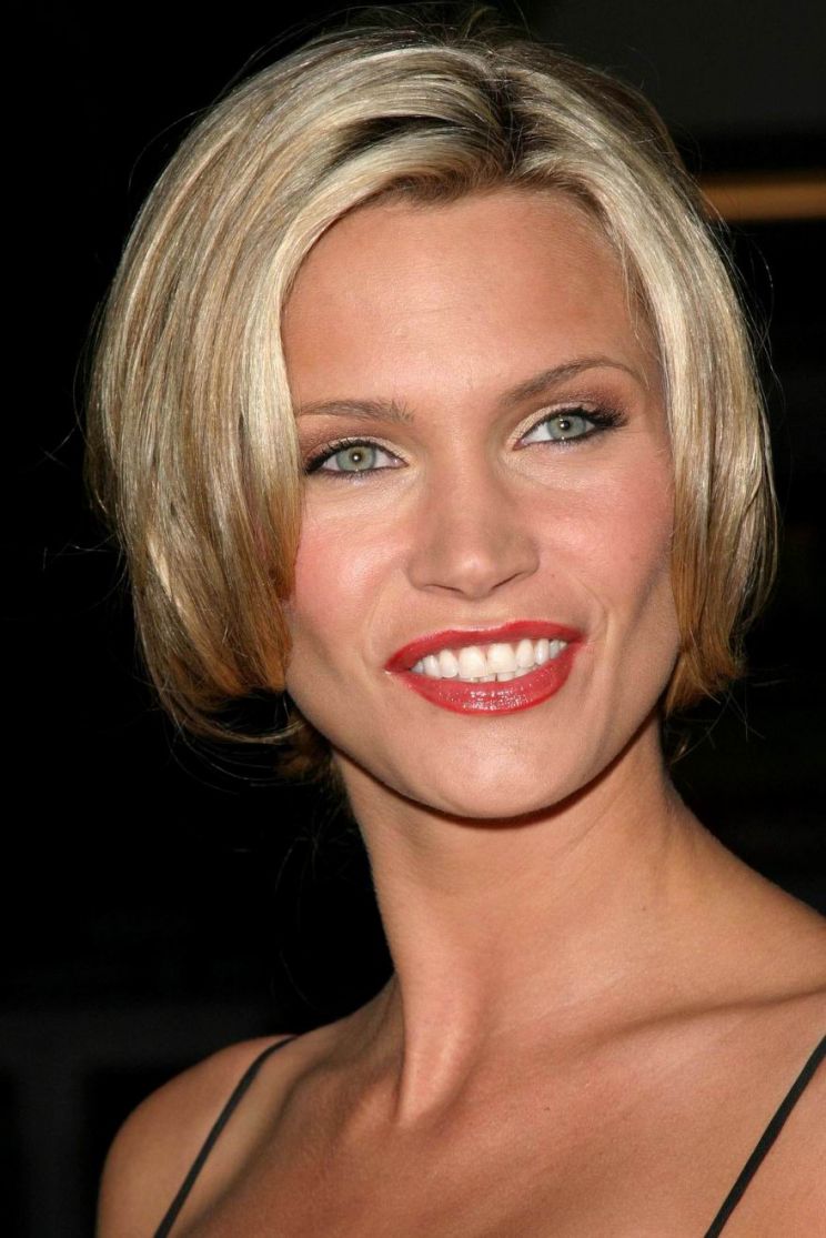 Natasha Henstridge