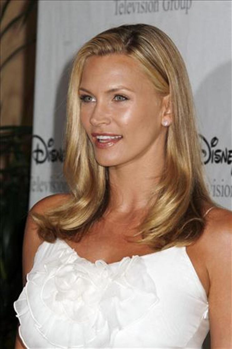 Natasha Henstridge