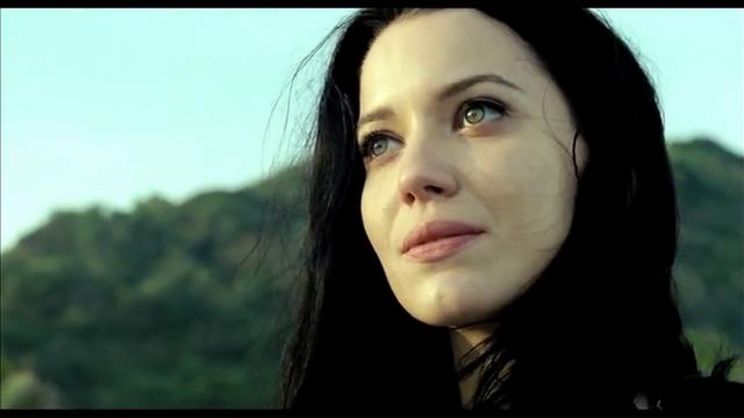 Nathalia Dill