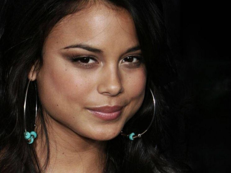 Nathalie Kelley