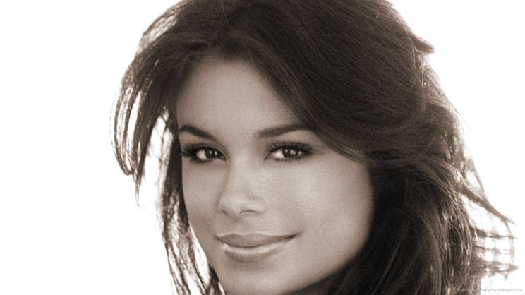 Nathalie Kelley