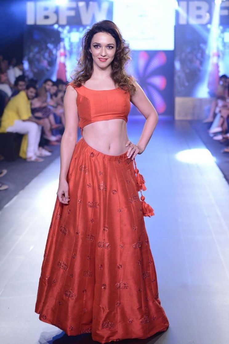 Nauheed Cyrusi