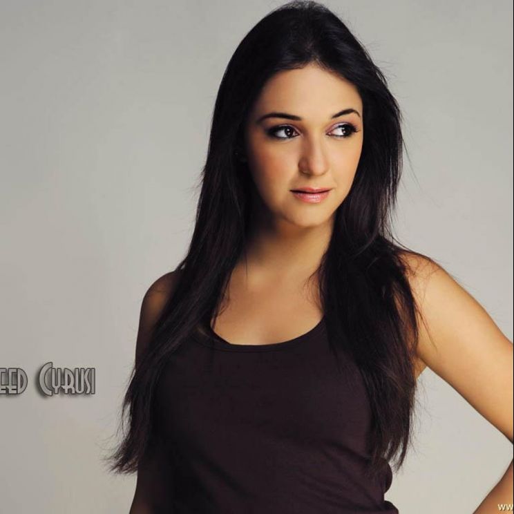Nauheed Cyrusi