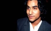 Naveen Andrews