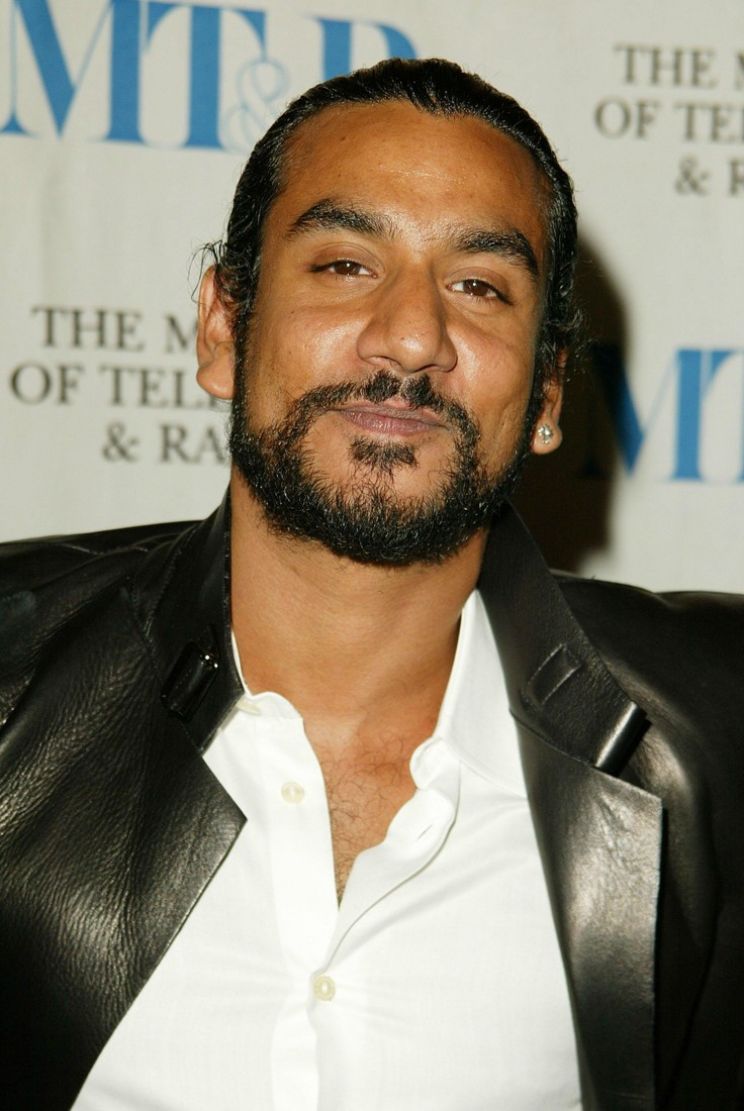 Naveen Andrews