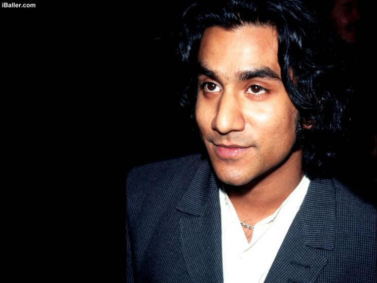 Naveen Andrews