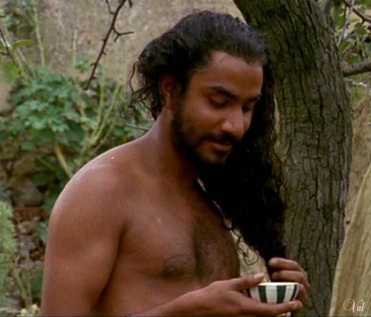 Naveen Andrews
