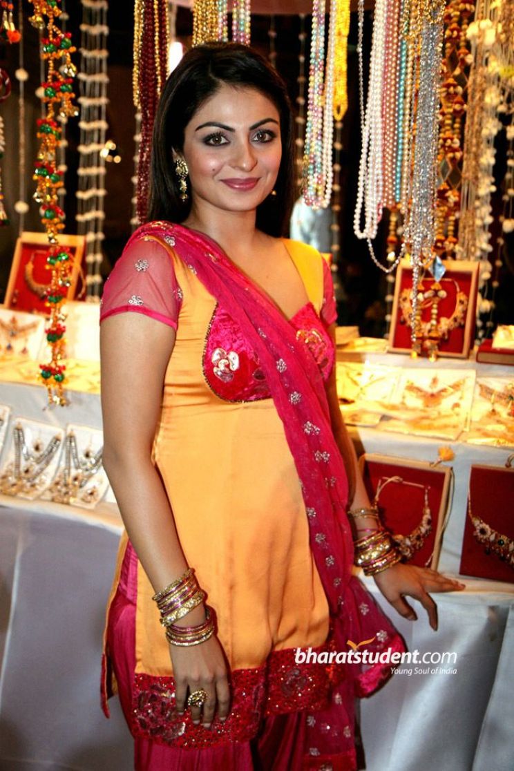 Neeru Bajwa