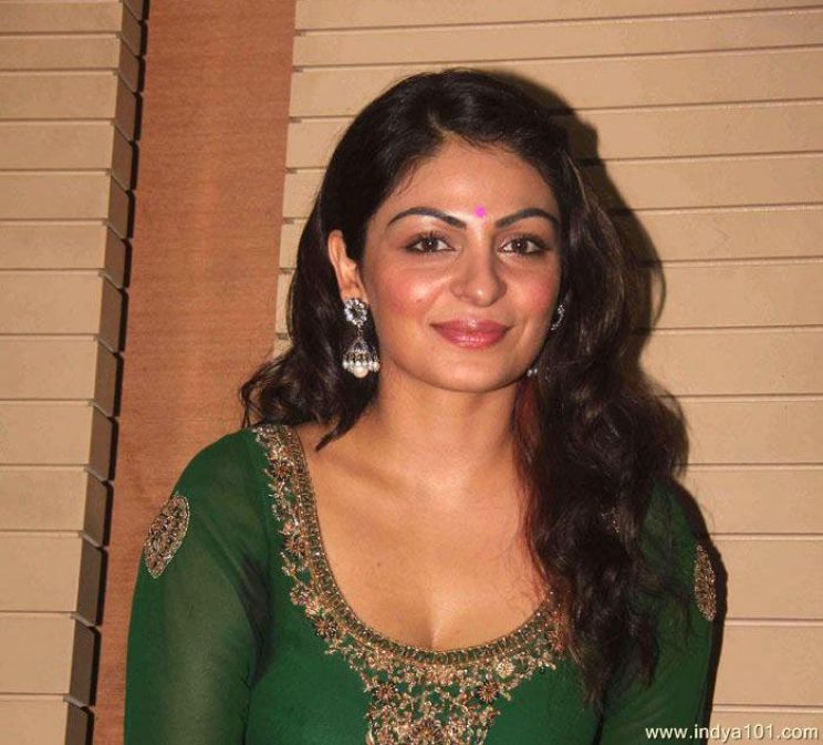 Neeru Bajwa