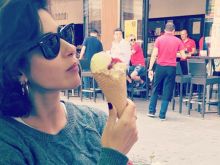 Nesrin Cavadzade photo
