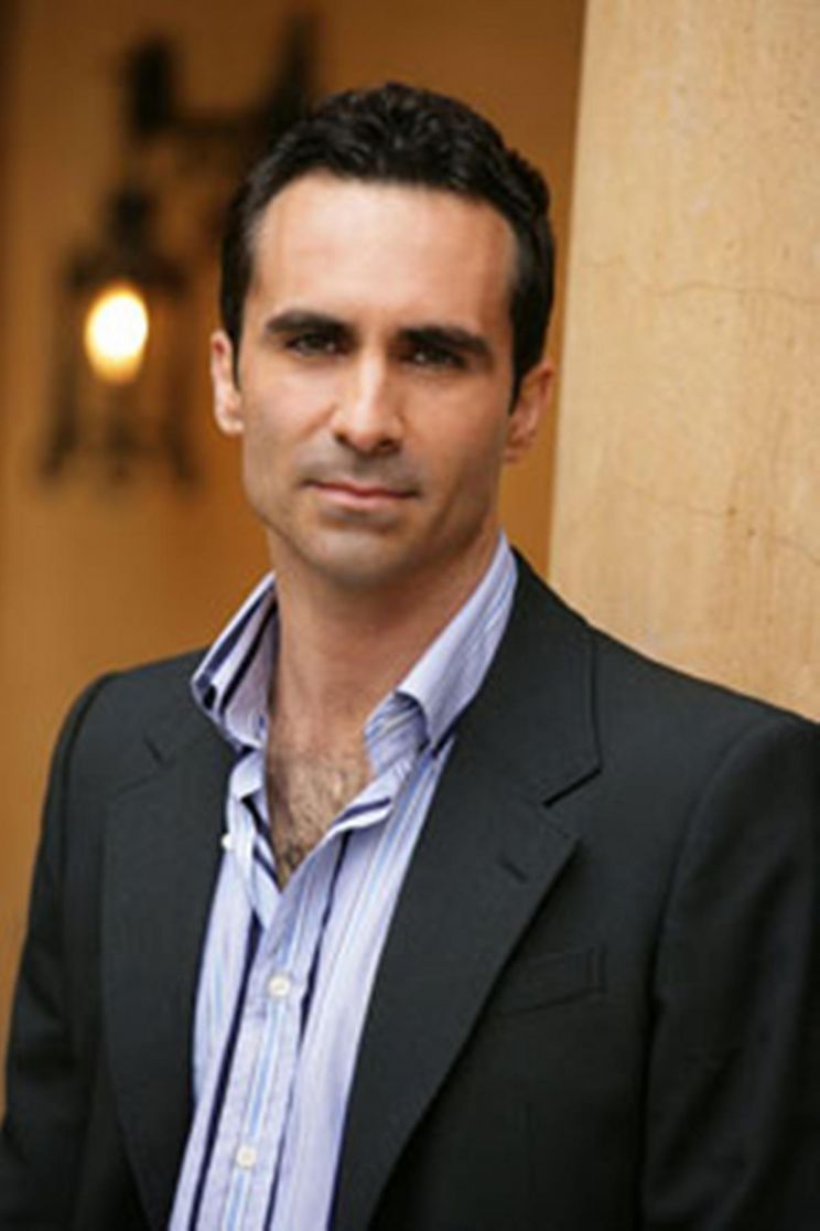 Nestor Carbonell