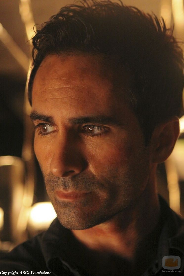 Nestor Carbonell