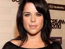 Neve Campbell