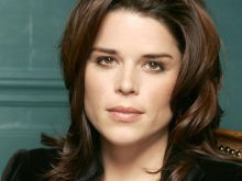 Neve Campbell