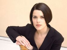 Neve Campbell