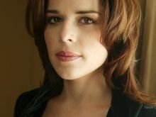 Neve Campbell