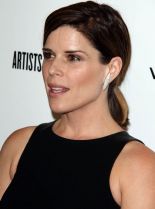 Neve Campbell