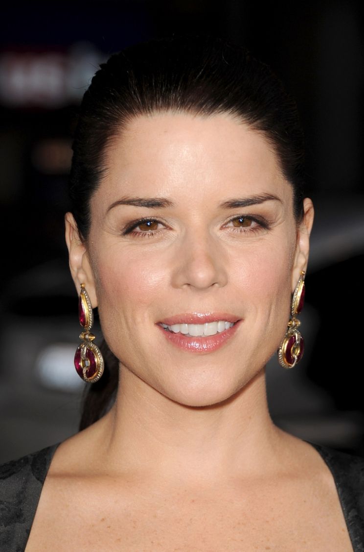 Neve Campbell