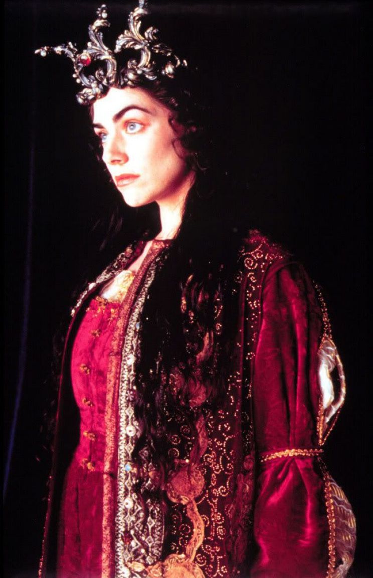 Neve McIntosh