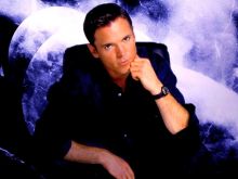 Nicholas Lea