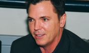 Nicholas Lea