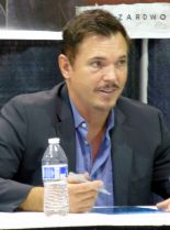 Nicholas Lea