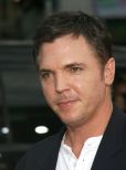 Nicholas Lea