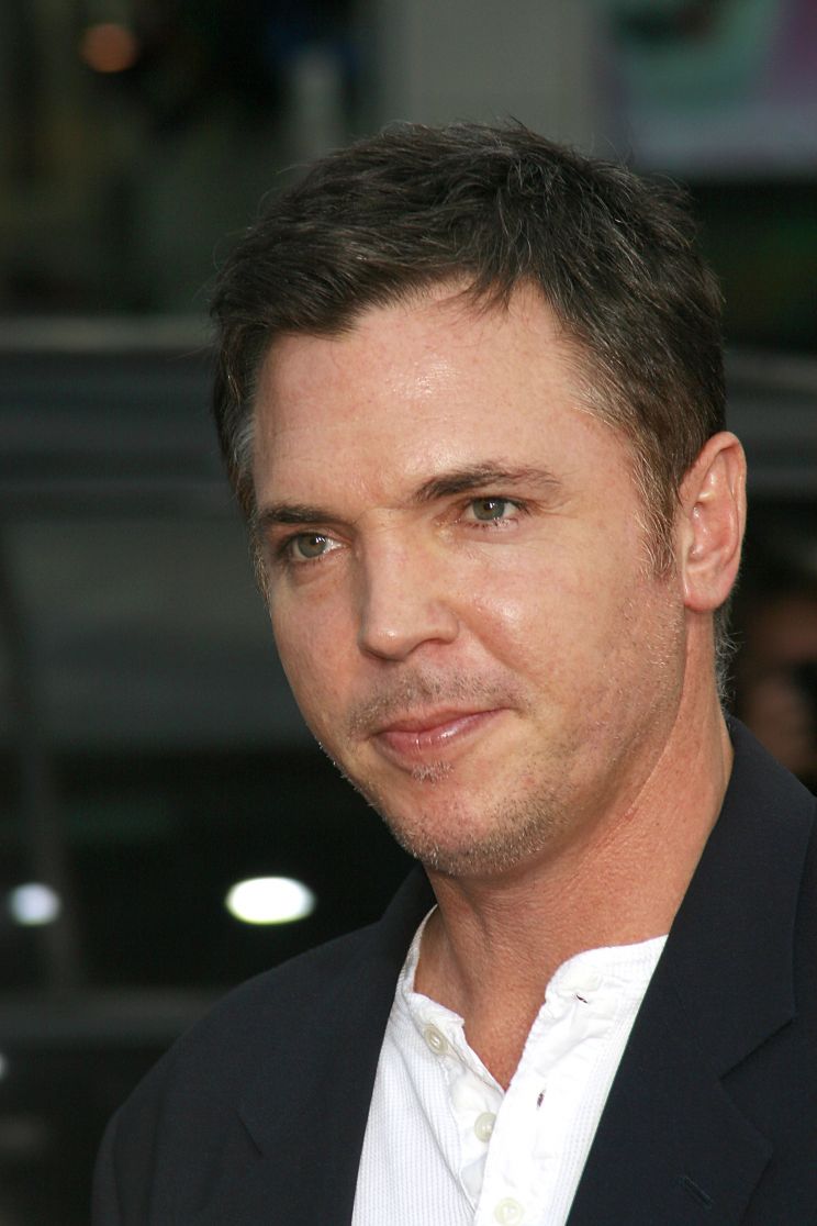 Nicholas Lea