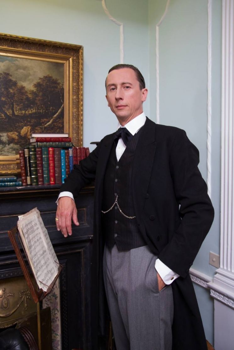 Nicholas Rowe