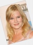 Nicholle Tom