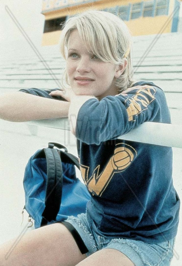 Nicholle Tom