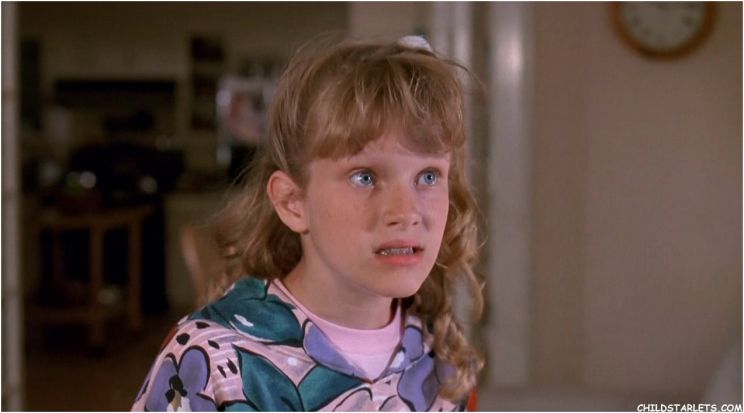 Nicholle Tom