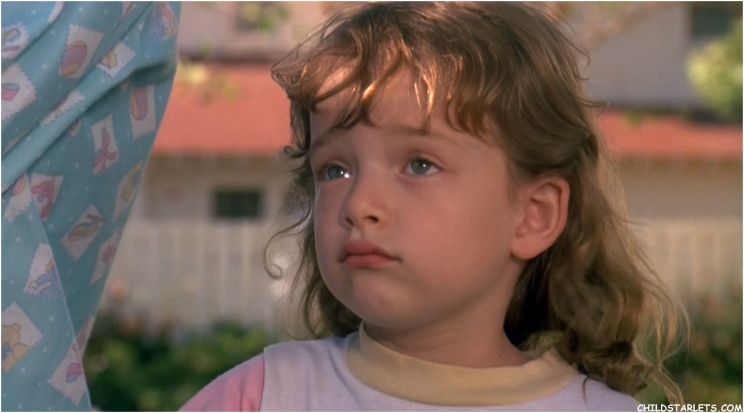 Nicholle Tom