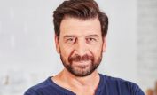 Nick Knowles