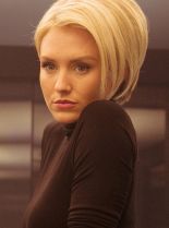 Nicky Whelan photo