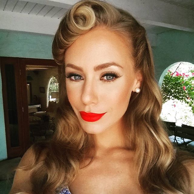 Pictures of Nicole Aniston